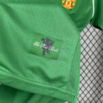 Man United 2007 Goalkeeper Shirt - Image 5